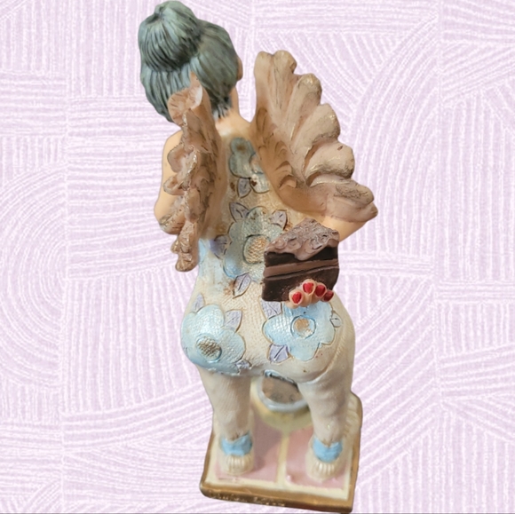 Doug Harris Resin Figurine, Guardian Grannies and Friends - Picture 3 of 5